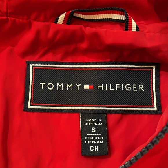 Tommy Hilfiger Woman’s Windbreaker with Hood Red Full Zipper Pockets Lightweight - Picture 10 of 16